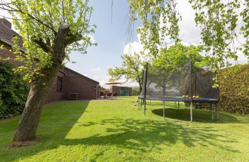 Hesel House | Ferienhaus Waldblick, 35209