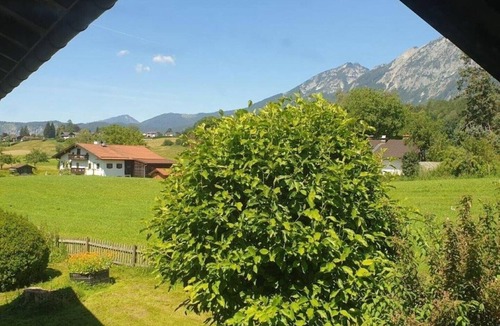 Gmain Apartment | Ferienwohnung 2 - Bergblick