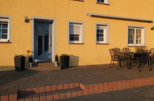 Edingen Apartment | Ferienwohnung Am Pfaffenderbach