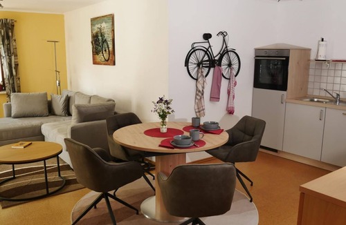 Langenlonsheim Apartment | Ferienwohnung an den Weingärten - Holiday apartment with 2 bedrooms and terrace