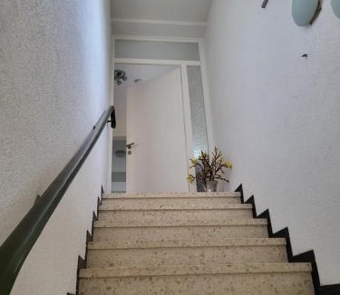 Hetzerath Apartment | Ferienwohnung Bücherkiste