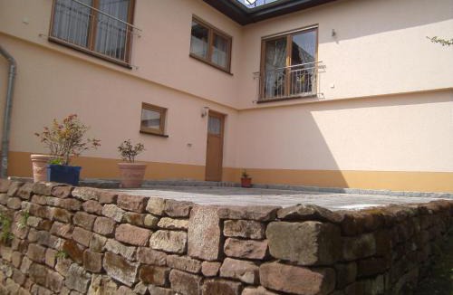 Olk Apartment | Ferienwohnung Barzen