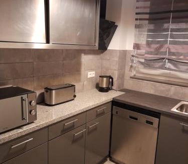 Schoenefeld Apartment | Ferienwohnung Berlin - Schönefeld Flughafen mit Küche