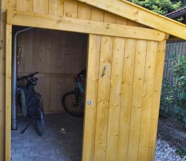Uebersee Apartment | Ferienwohnung Buchwald mit schöner Holzterrasse