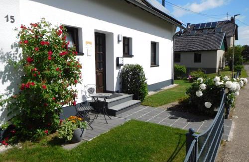 Hellenthal Apartment | Ferienwohnung Charly