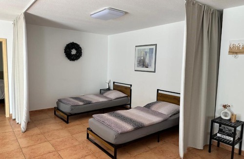 Winterscheiderbroel Apartment | Ferienwohnung in Ruppichteroth Winterscheid im EG mit Garten und Klima