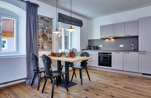 Unterammergau House | Ferienwohnung Enzian - Gasthof Stern