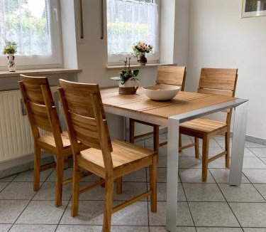 Unterneukirchen Apartment | Ferienwohnung Garten mit Terrasse