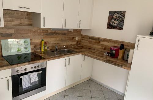 Unterneukirchen Apartment | Ferienwohnung Garten mit Terrasse