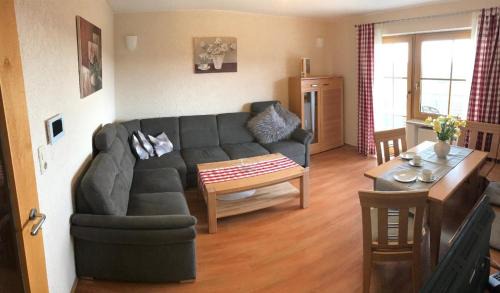 Lalling Apartment | Ferienwohnung Hirtreiter