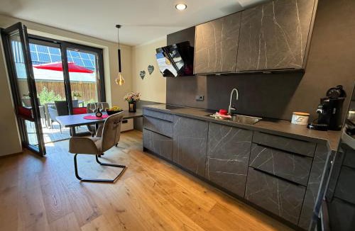 Feilitzsch Apartment | Ferienwohnung im Chaletstil Kornspeicher 70 qm Wellness Fitness Sauna Bergrödelhof