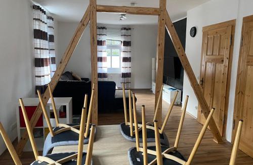 Dreis-Tiefenbach Apartment | Ferienwohnung mit 4 Schlafzimmer oder 10 Schlafmöglichkeiten