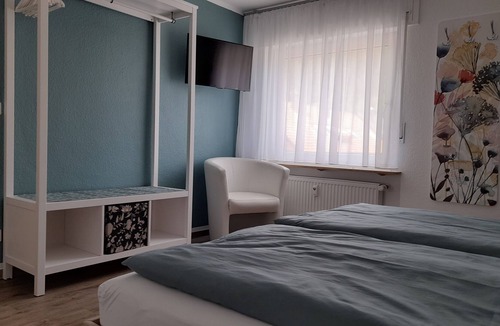 Calmbach Apartment | Ferienwohnung mit Balkon, 67 qm, 1 Schlafzimmer, 1 Wohn-/schlafzimmer, Max. 3 Personen