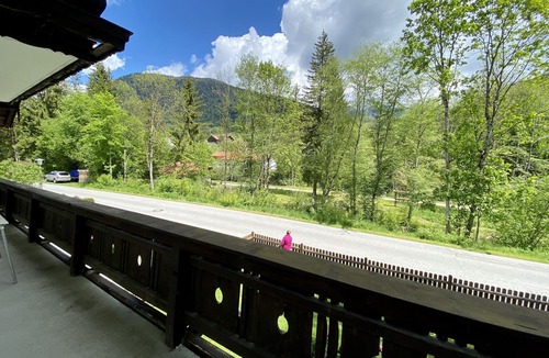 Weissbach an der Alpenstrasse Apartment | Ferienwohnung mit Großem Balkon