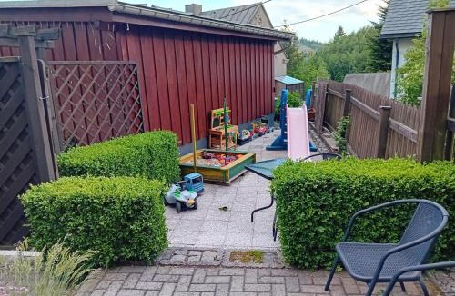 Klingenthal Apartment | Ferienwohnung mit Garten und Spielplatz