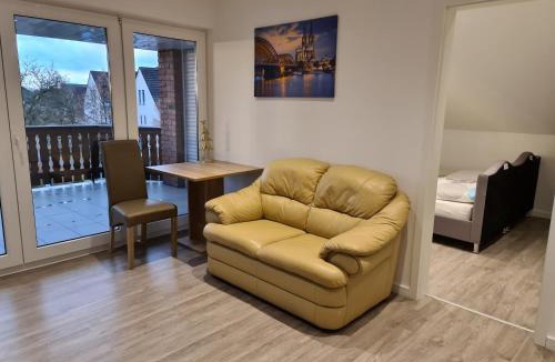 Altenrath Apartment | Ferienwohnung mit Jacuzzi Nähe Flughafen Köln Bonn