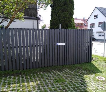 Sonnenbuehl Apartment | Ferienwohnung mit kleinem Garten