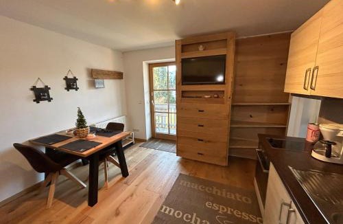 Lenggries Apartment | Ferienwohnung mit wundervollen Bergblick & E-Auto Ladestation