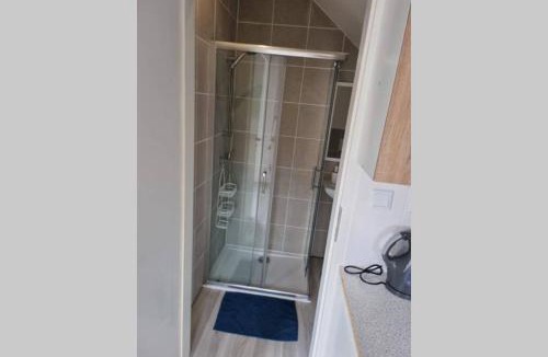 Ahnatal-Weimar Apartment | Ferienwohnung/Monteurwohnung Alte Garage