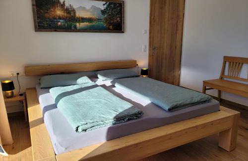 Berghof Apartment | Ferienwohnung Obstgarten