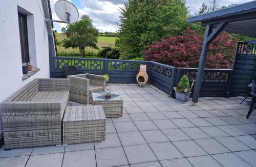Ortsmitte Apartment | Ferienwohnung Parkblick Medebach - wunderschöne 52qm Dachterasse - in der Nähe von Center Parcs