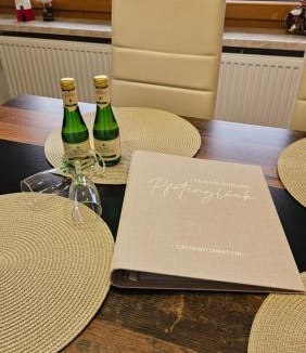 Mallentin Apartment | Ferienwohnung Pfotenglück nahe Ostsee mit atemberaubender Dachterrasse & Gartenblick