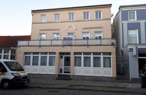 Warnemuende Apartment | Ferienwohnung preiswert und strandnah