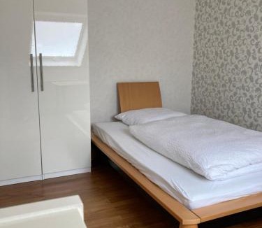 Oehringen Apartment | Ferienwohnung Rosengarten