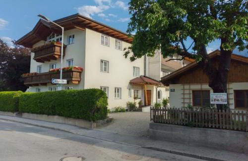 Kolsass Apartment | Ferienwohnung Rote Wand