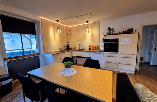 Topchin Apartment | Ferienwohnung Sunny 2