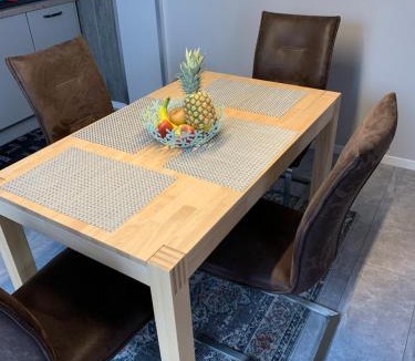 Altenkessel Apartment | Ferienwohnung Sunny - Moderne Ferienwohnung im Grünen in Saarbrücken-West