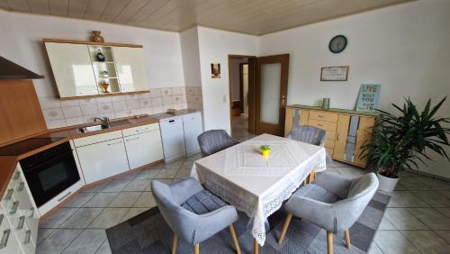 Schernfeld Apartment | Ferienwohnung Tanja