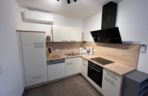 Sinzing Apartment | Ferienwohnung Villa Bachfischer mit Blick ins Grüne