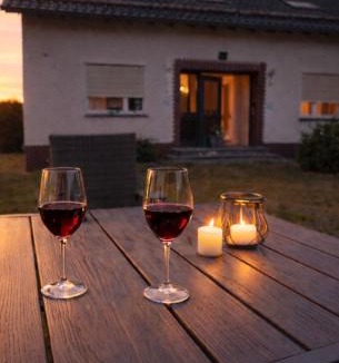 Kelberg Apartment | Ferienwohnungen Hoheeifel Nähe Nürburgring Platz für bis zu 10 Personen ,Verleih von zwei E-MTB möglich