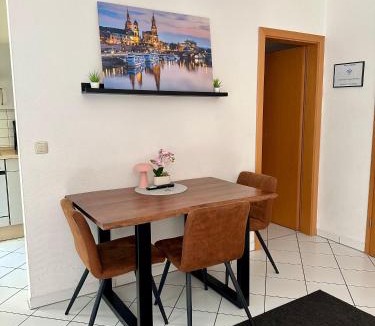 Wilsdruffer Vorstadt/Seevorstadt-West Apartment | Ferienwohnungen mit Terrasse in Zwingernähe - Hilger Rentals