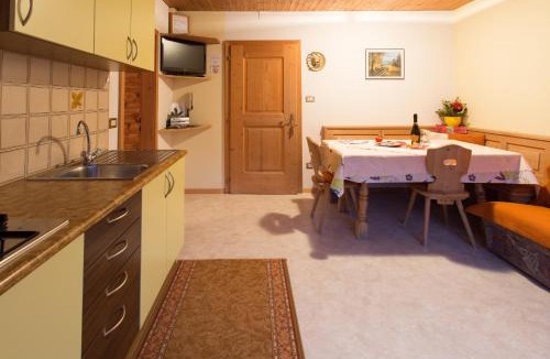 Laas Apartment | Ferienwohnungen Parth