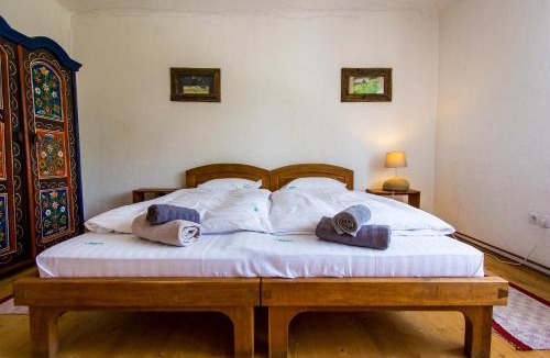 Ticusu Vechi House | Ferma de Biodiversitate COBOR