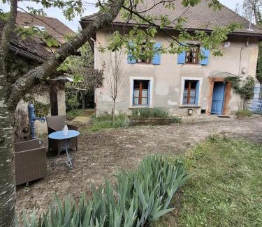 Pressins House | Ferme Berger-By & ses 2 dépendances, entre les 2lacs
