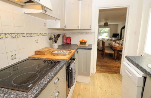 Bembridge Cottage | FERN COTTAGE, pet friendly, country holiday cottage in Bembridge