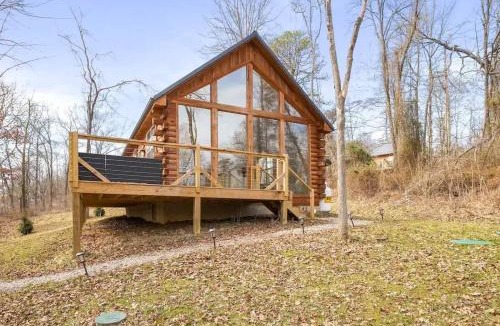 McArthur House | Fern Haven A modern take on Hocking Hills cabins