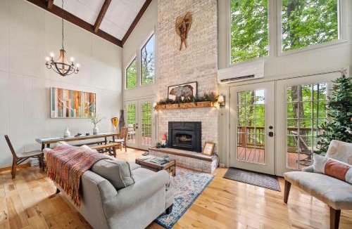 Charter Hills House | Fern Leaf Lodge