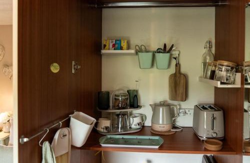 Appley Bridge House | Fern room at field view cottage