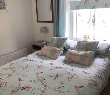 Honiton House | Ferndale Cottage Devon