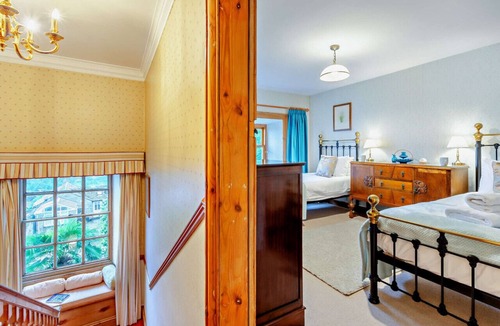 Middleham House | Ferndale House - Four Bedroom House, Sleeps 8
