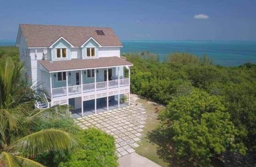 Marsh Harbour Apartment | Fernhills Hideaway - Marsh Harbour