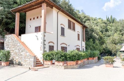 Loro Ciuffenna Apartment | Ferriera Exclusive Resort & Waterfall