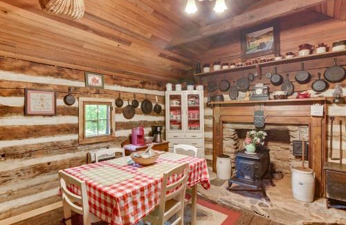 Smith River House | Ferrum Rustic Cabin in the Valley w/Fire Pit