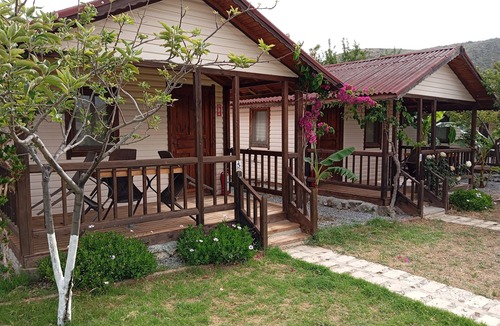Cokertme Koyu Ski Chalet | Fesleğenbükü Kamp