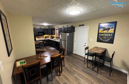 Matewan House | FeudLine Lodging - Hatfield-McCoy - Downtown Matewan - Large Groups