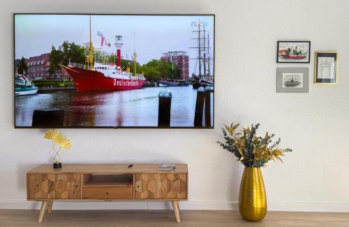 Emden Apartment | Feuerschiff-Panorama - Moderne Wohnungen in der Innenstadt mit Wasserblick